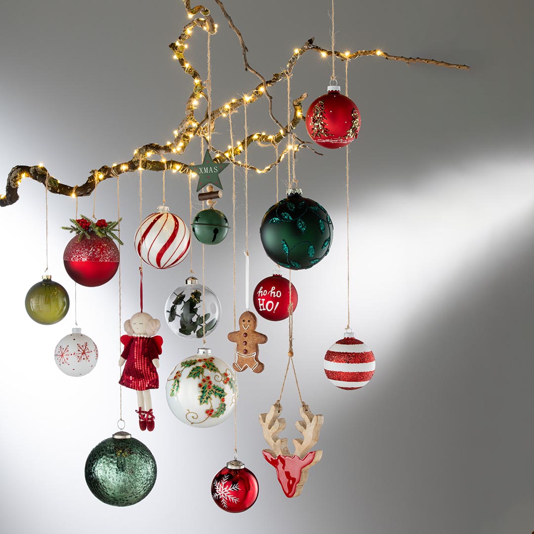 Pallina con agrifoglio e cristalli